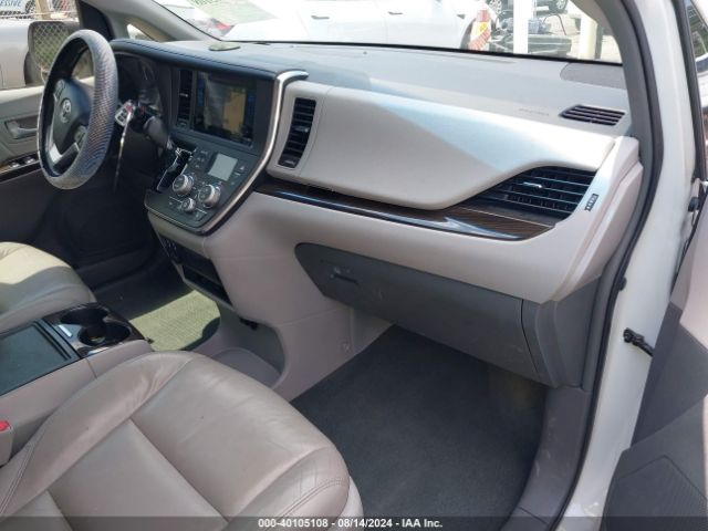 5TDYZ3DC7HS885272 Toyota Sienna Xle Premium 8 Passenger