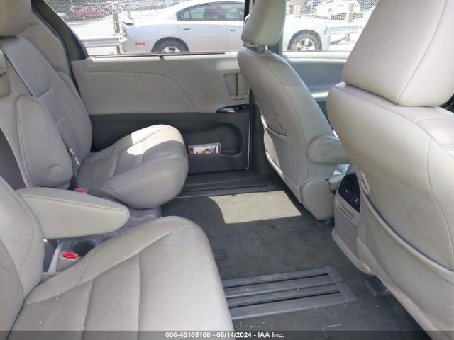 5TDYZ3DC7HS885272 Toyota Sienna Xle Premium 8 Passenger