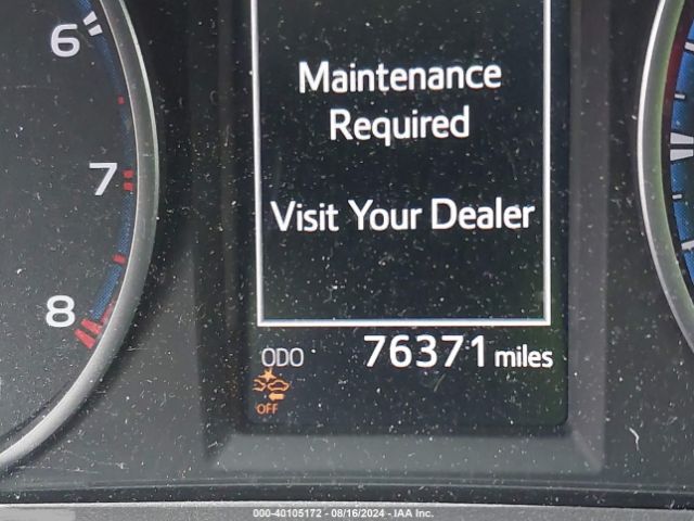 JTMBFREV9JJ205585 Toyota RAV4 LE