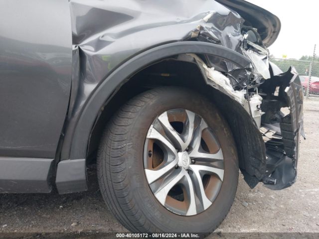 JTMBFREV9JJ205585 Toyota RAV4 LE