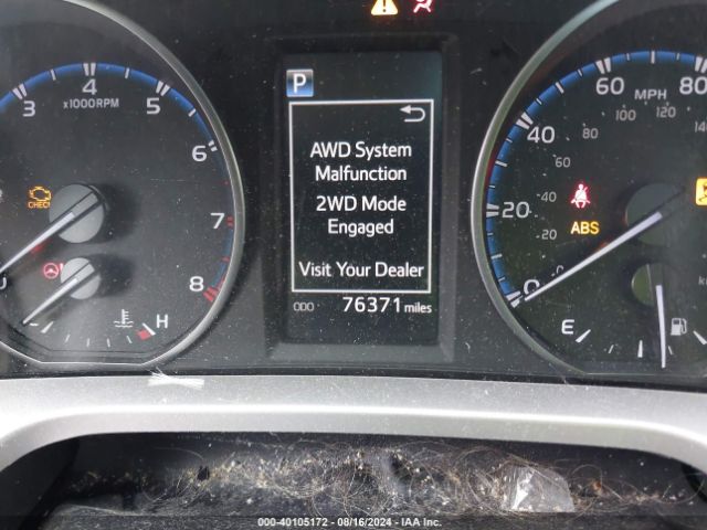 JTMBFREV9JJ205585 Toyota RAV4 LE