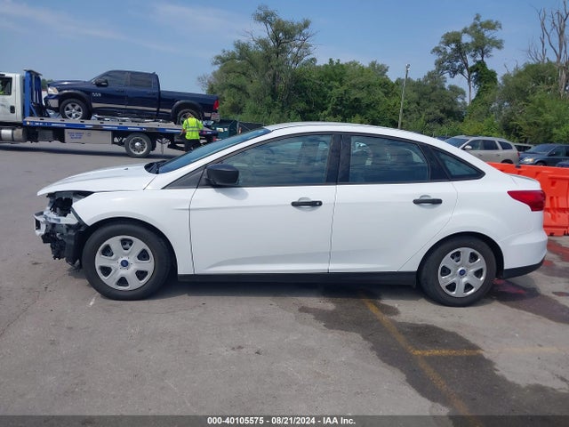 Ford FOCUS S 2015 1FADP3E26FL323877 Image 14