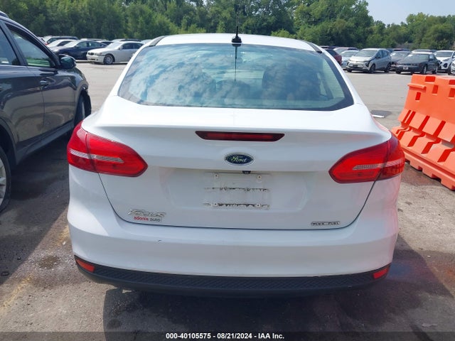 Ford FOCUS S 2015 1FADP3E26FL323877 Image 16