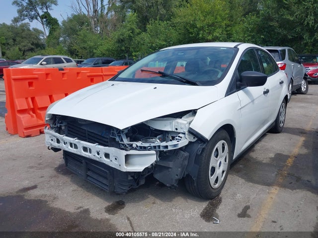 Ford FOCUS S 2015 1FADP3E26FL323877 Image 2