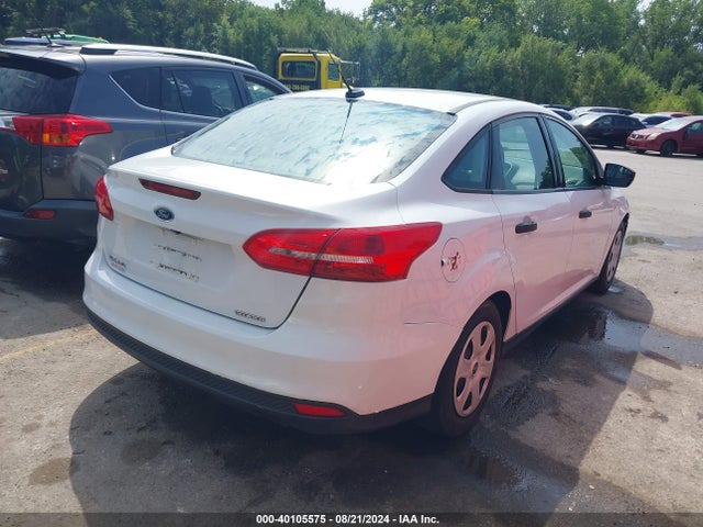 Ford FOCUS S 2015 1FADP3E26FL323877 Image 4