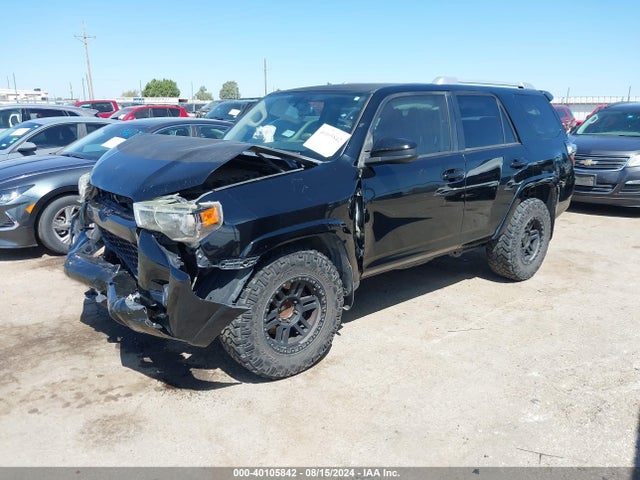 Toyota 4RUNNER SR5 2014 JTEZU5JR3E5069325 Image 2