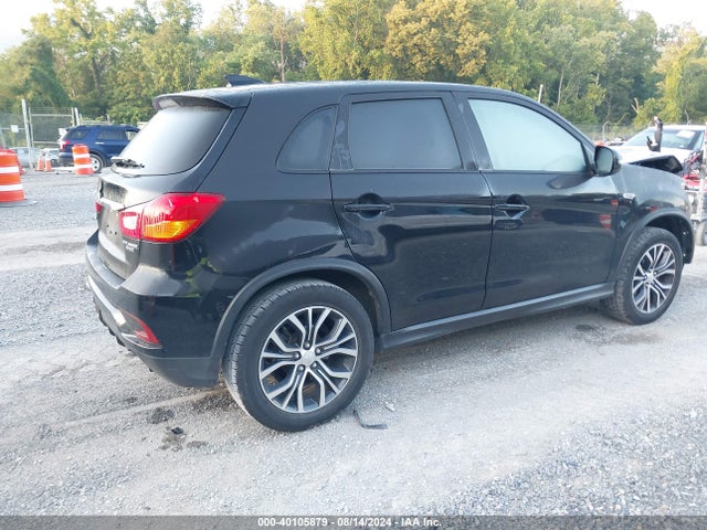 2018 MITSUBISHI OUTLANDER SPORT JA4AP3AU9JU024367 Photo 3
