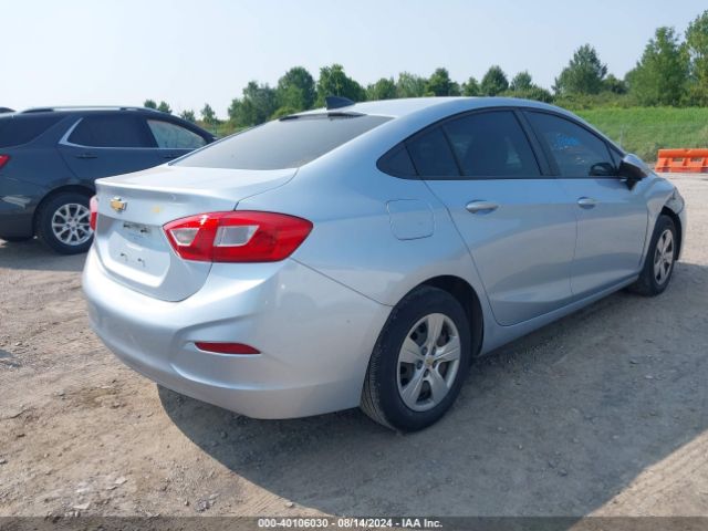 2017 CHEVROLET CRUZE 1G1BC5SM9H7233609 Photo 3