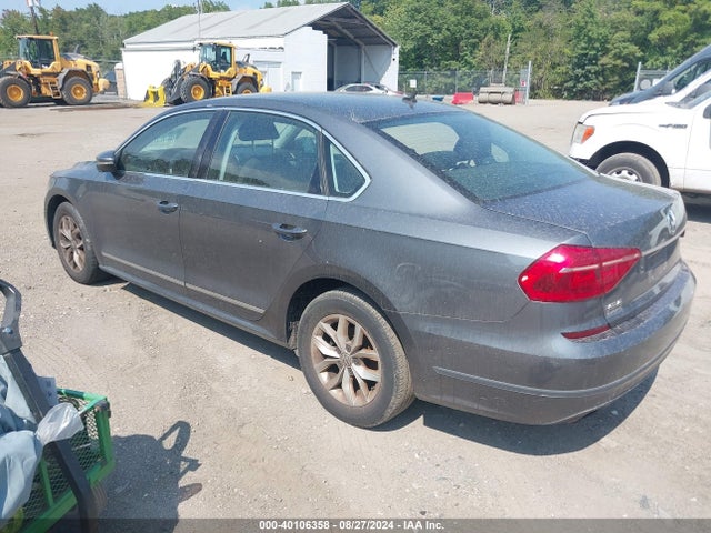 1VWAT7A30GC060783 Volkswagen Passat 1.8t S