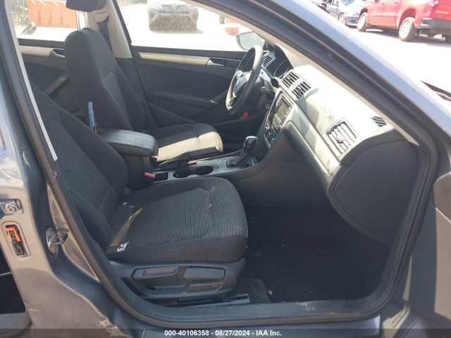 1VWAT7A30GC060783 Volkswagen Passat 1.8t S