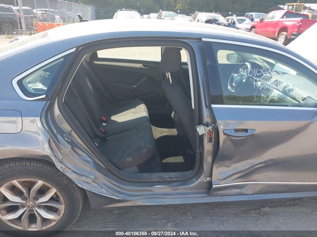 1VWAT7A30GC060783 Volkswagen Passat 1.8t S