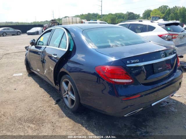 WDDZF4KB4HA019996 Mercedes-Benz E 300 4matic