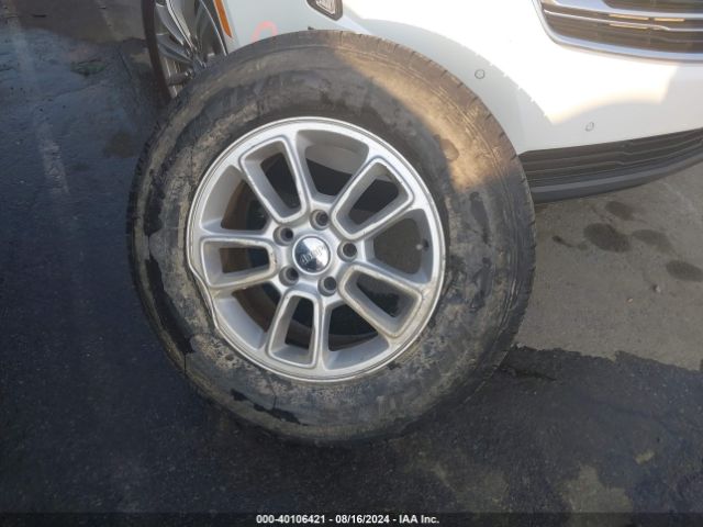 1C4RJFAG8JC328141 Jeep Grand Cherokee Laredo 4x4