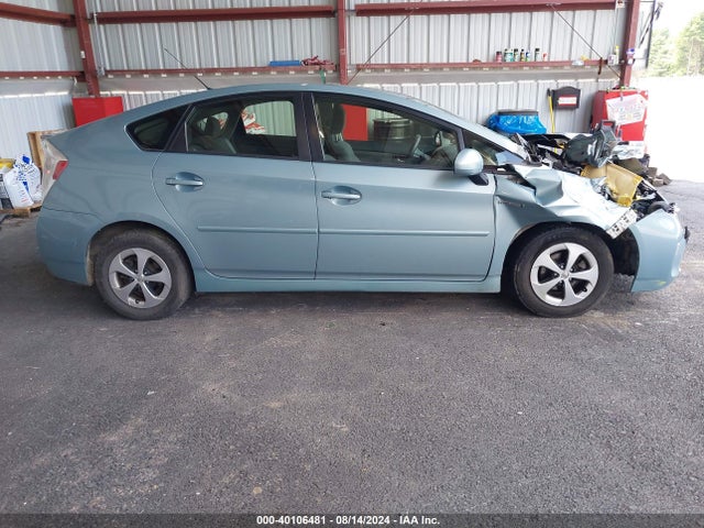 Toyota Prius Three 2014 JTDKN3DU1E1855333 Image 13