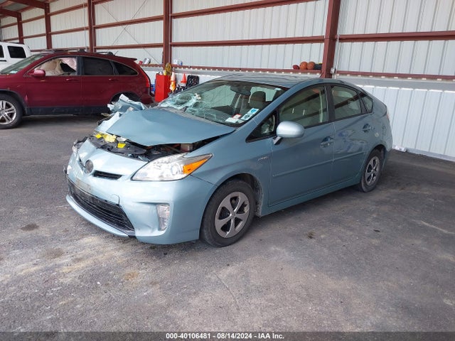 Toyota Prius Three 2014 JTDKN3DU1E1855333 Image 2