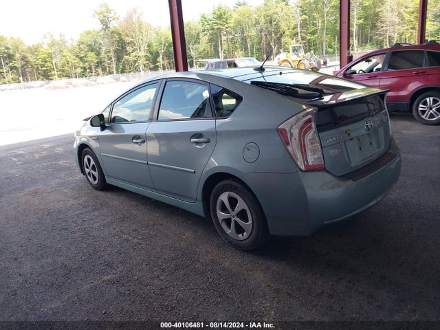 Toyota Prius Three 2014 JTDKN3DU1E1855333 Image 3