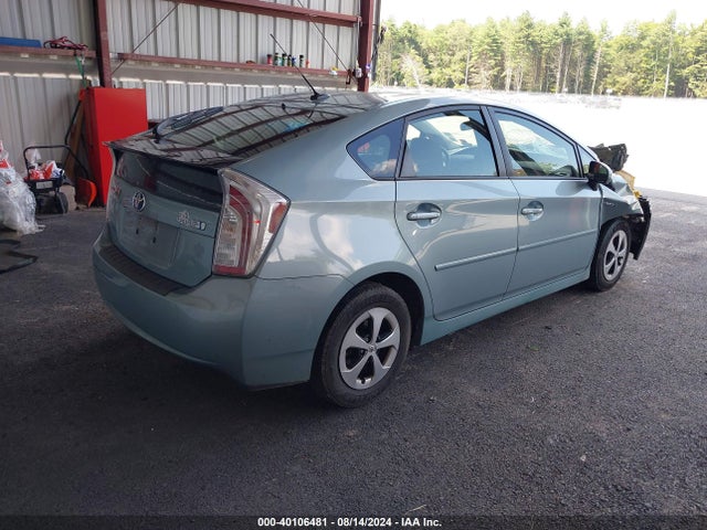 Toyota Prius Three 2014 JTDKN3DU1E1855333 Image 4