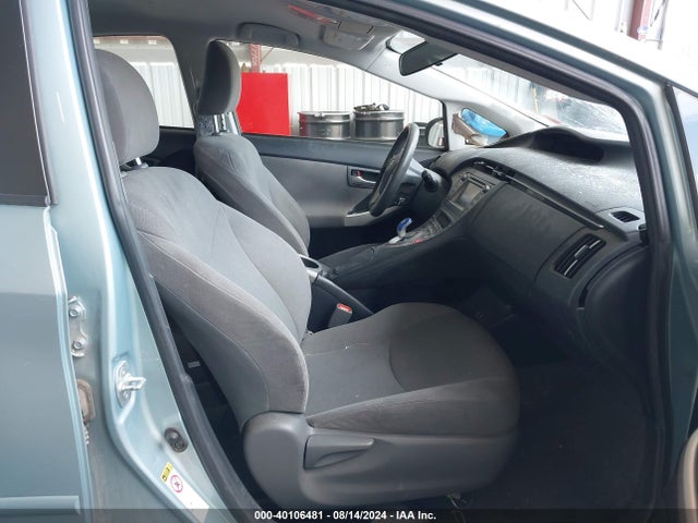 Toyota Prius Three 2014 JTDKN3DU1E1855333 Image 5