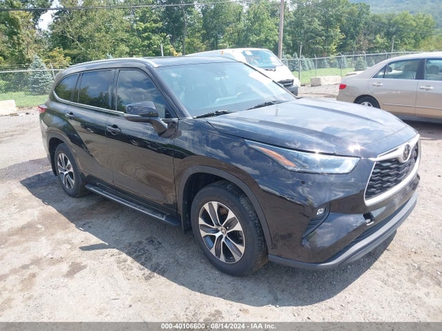 Toyota Highlander Xle 2021 5TDGZRBH7MS068164 Image 1