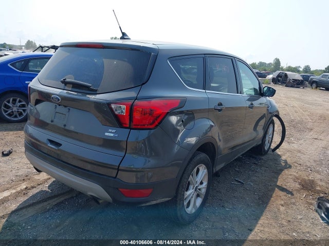 Ford ESCAPE SE 2019 1FMCU9GD4KUC01471 Image 4