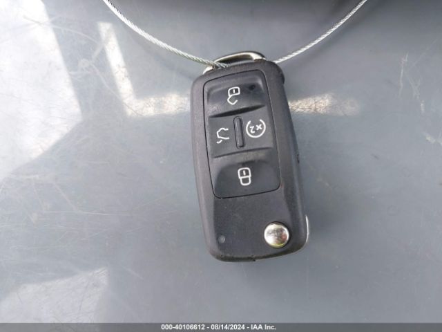1VWSA7A38NC007823 Volkswagen Passat 2.0t Se