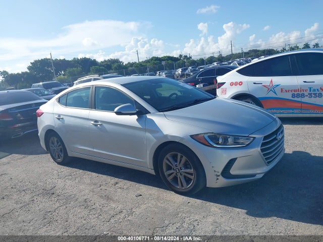 2018 5NPD84LF7JH281462 main image