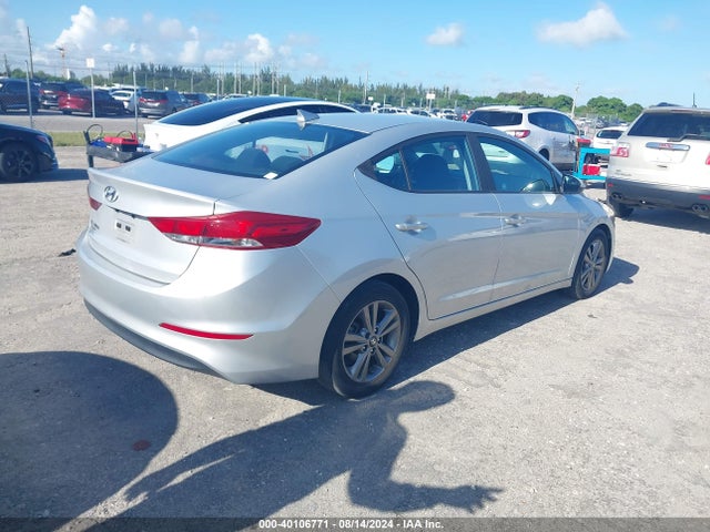 Hyundai ELANTRA SEL 2018 5NPD84LF7JH281462 Image 4