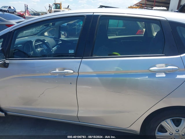 Honda FIT LX 2016 JHMGK5H55GS010722 Image 15