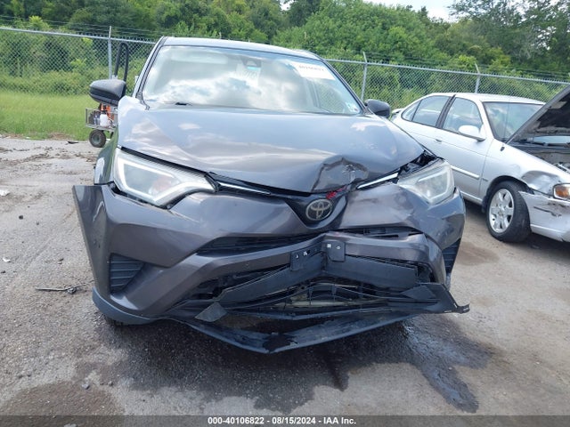 Toyota RAV4 LE 2018 2T3ZFREV4JW422445 Image 12