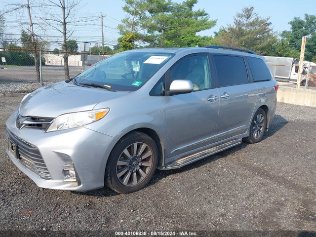 2018 Toyota Sienna Xle 7 Passenger მანქანა იყიდება აუქციონზე, vin: 5TDDZ3DC3JS202925, აუქციონის ნომერი: 40106838