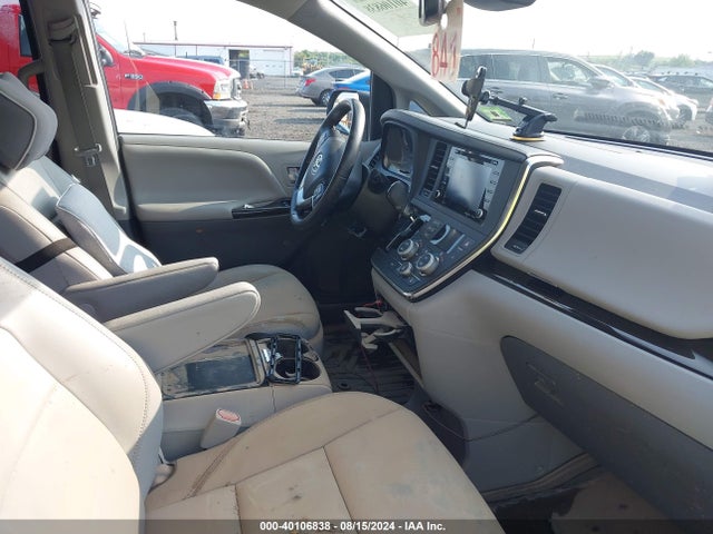 2018 Toyota Sienna Xle 7 Passenger მანქანა იყიდება აუქციონზე, vin: 5TDDZ3DC3JS202925, აუქციონის ნომერი: 40106838