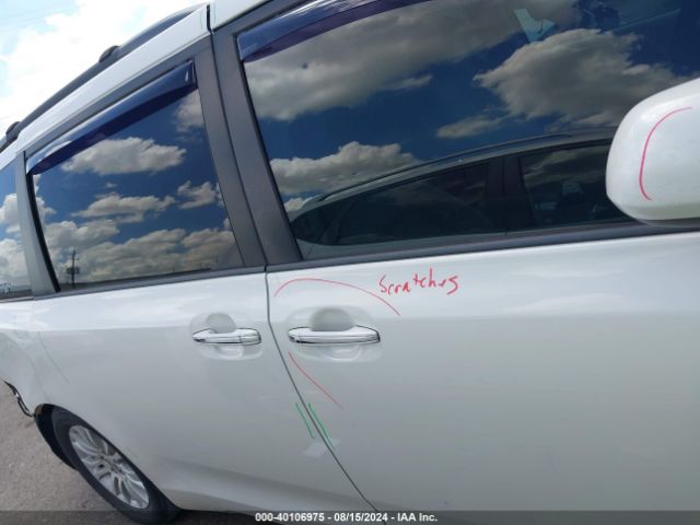 5TDYZ3DC6HS863411 Toyota Sienna Xle 8 Passenger