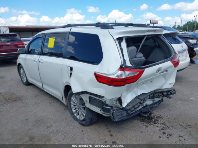 5TDYZ3DC6HS863411 Toyota Sienna Xle 8 Passenger
