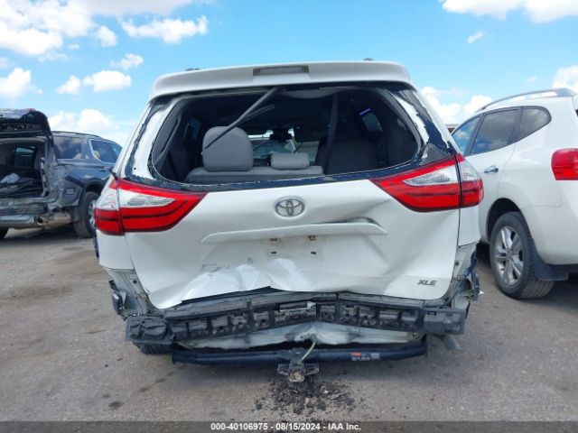 5TDYZ3DC6HS863411 Toyota Sienna Xle 8 Passenger