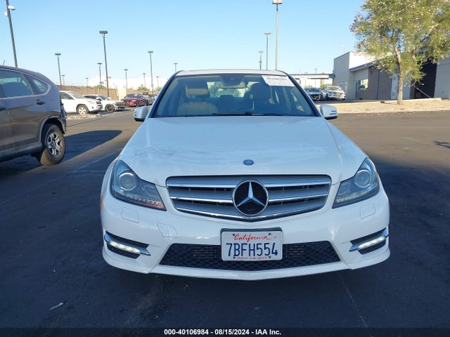 Продажа на аукционе авто 2013 Mercedes-benz C 250 Luxury/sport, vin: WDDGF4HB5DR271380, номер лота: 40106984
