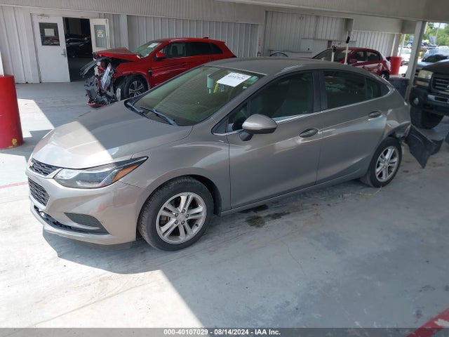 Chevrolet Cruze Lt Auto 2018 1G1BE5SM9J7225834 Image 2