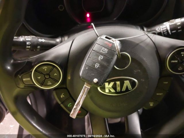 KNDJP3A58G7387832 KIA SOUL +