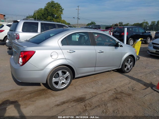 Chevrolet Sonic Ltz Auto 2015 1G1JE5SB0F4164327 Image 4