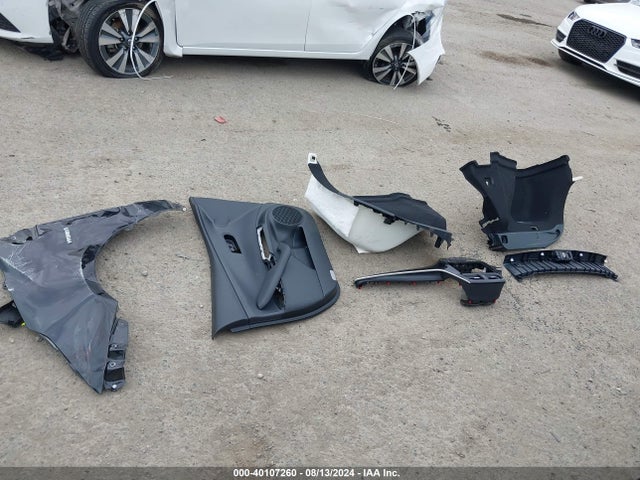 Toyota PRIUS XLE 2020 JTDKARFU3L3115621 Image 11