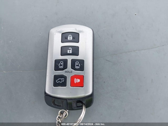 5TDYZ3DC5LS049176 Toyota SIENNA XLE