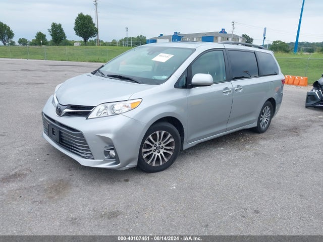 5TDYZ3DC5LS049176 Toyota SIENNA XLE