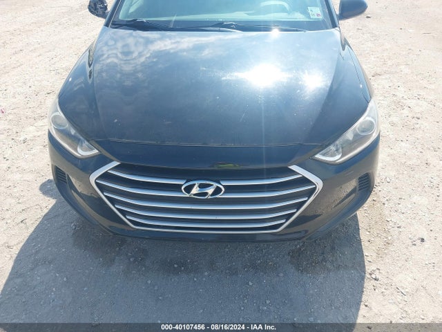 Hyundai ELANTRA SE 2018 KMHD74LF3JU588941 Image 12