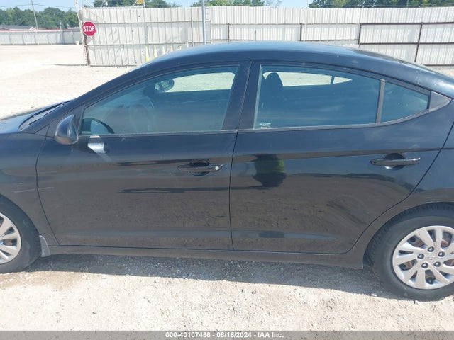 Hyundai ELANTRA SE 2018 KMHD74LF3JU588941 Image 14