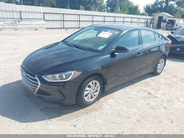 Hyundai ELANTRA SE 2018 KMHD74LF3JU588941 Image 2