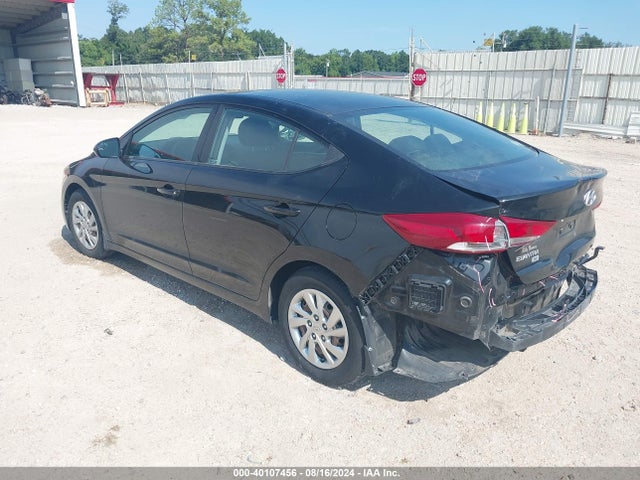 Hyundai ELANTRA SE 2018 KMHD74LF3JU588941 Image 3