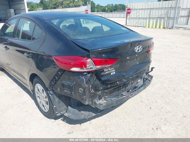 Hyundai ELANTRA SE 2018 KMHD74LF3JU588941 Image 6