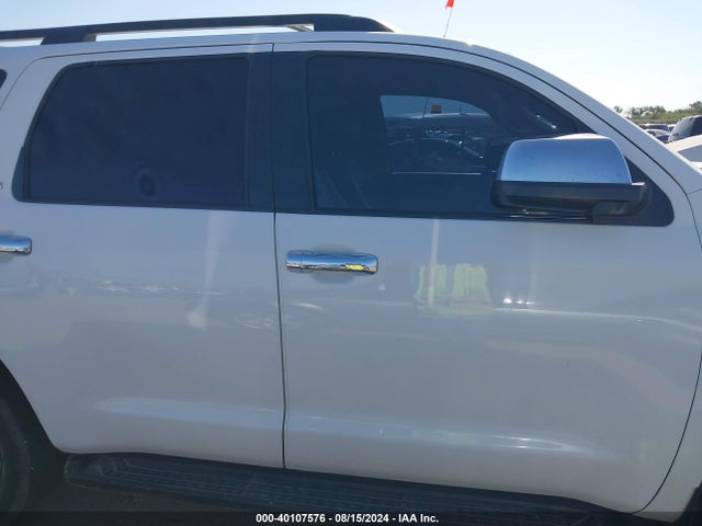 Toyota Sequoia Sr5 5.7l V8 2015 5TDBW5G15FS123236 Image 13