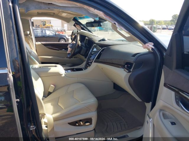 1GYS3BKJ7HR204877 Cadillac Escalade Luxury
