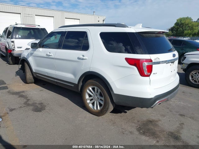 Ford EXPLORER XLT 2017 1FM5K7D87HGA37831 Image 3