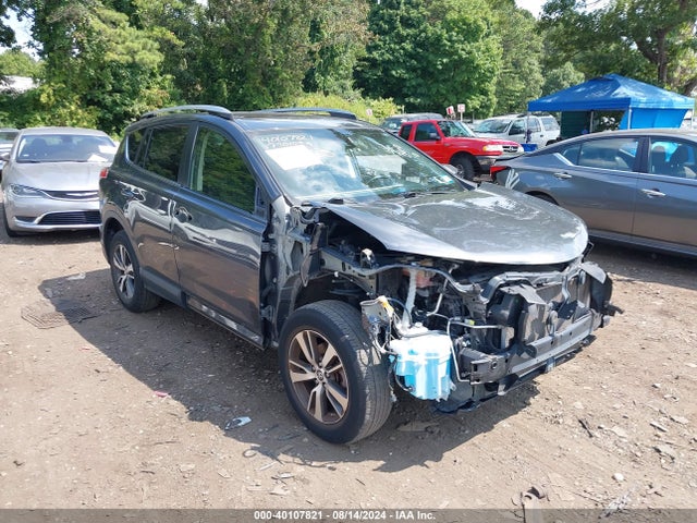 Toyota Rav4 Xle 2017 JTMRFREV8HD216584 main image